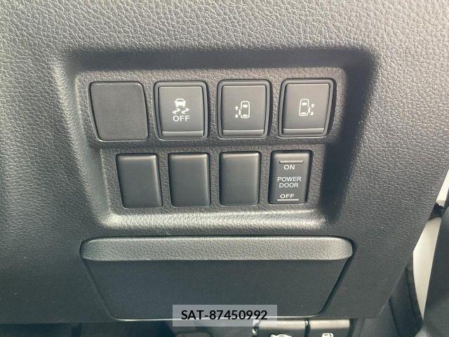 Nissan ELGRAND 2017-01 8883576-3