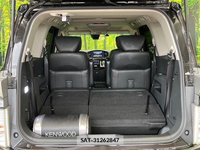 Nissan ELGRAND 2019-10 8883577-10