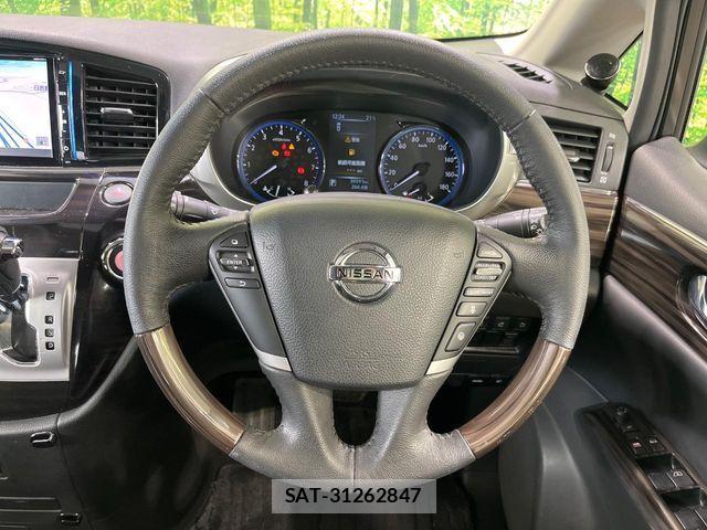 Nissan ELGRAND 2019-10 8883577-11