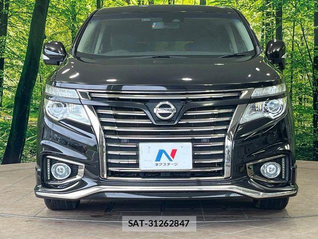 Nissan ELGRAND 2019-10 8883577-14