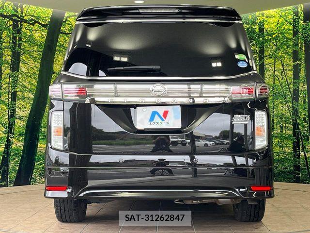 Nissan ELGRAND 2019-10 8883577-15