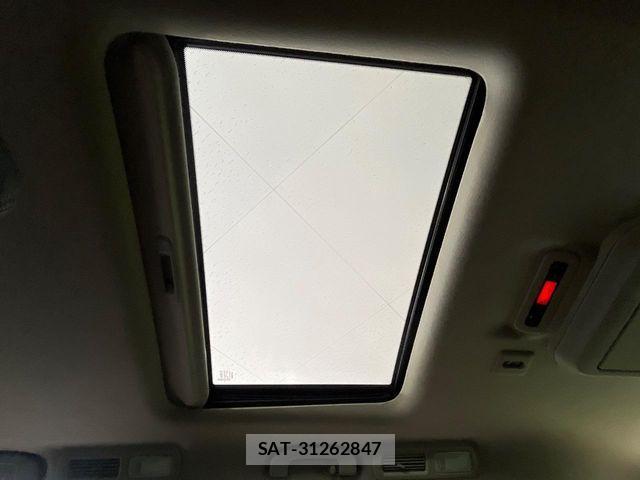 Nissan ELGRAND 2019-10 8883577-2