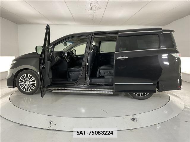 Nissan ELGRAND 2016-01 802128-5