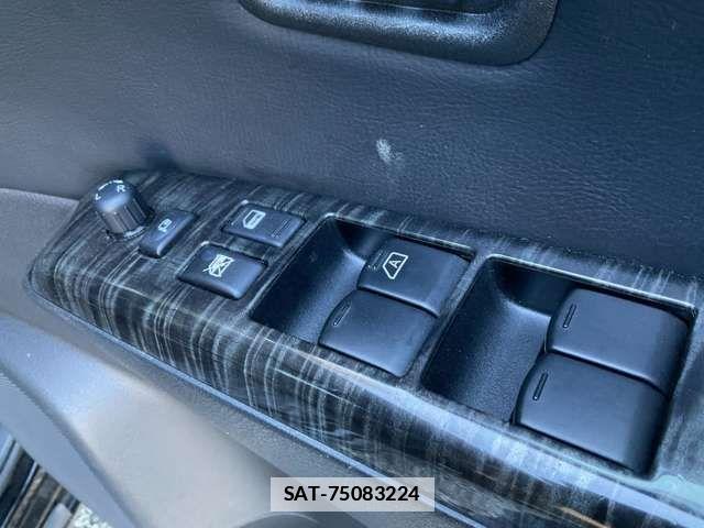 Nissan ELGRAND 2016-01 802128-14