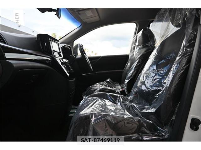 Nissan ELGRAND 2023-06 1220782-12
