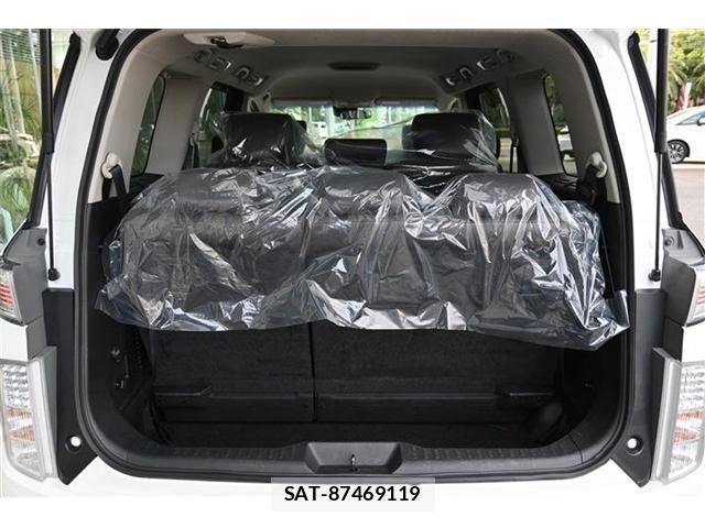 Nissan ELGRAND 2023-06 1220782-17