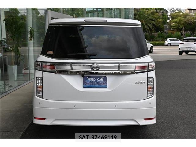 Nissan ELGRAND 2023-06 1220782-3