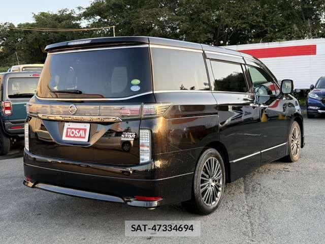 Nissan ELGRAND 2016-10 1346812-17