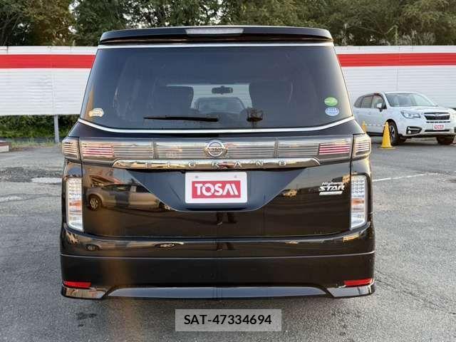 Nissan ELGRAND 2016-10 1346812-18