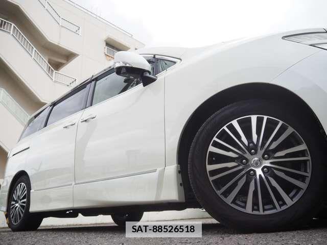 Nissan ELGRAND 2015-08 1354027-10