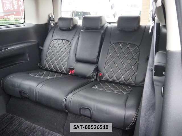Nissan ELGRAND 2015-08 1354027-14