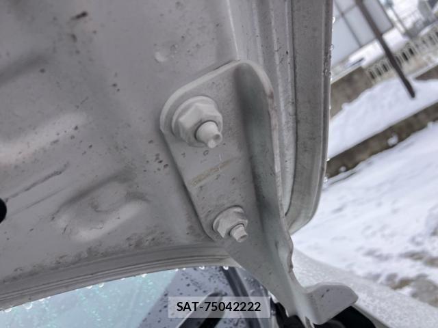 Nissan ELGRAND 2021-02 2664188-24