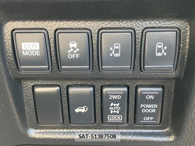 Nissan ELGRAND 2013-05 3372656-11