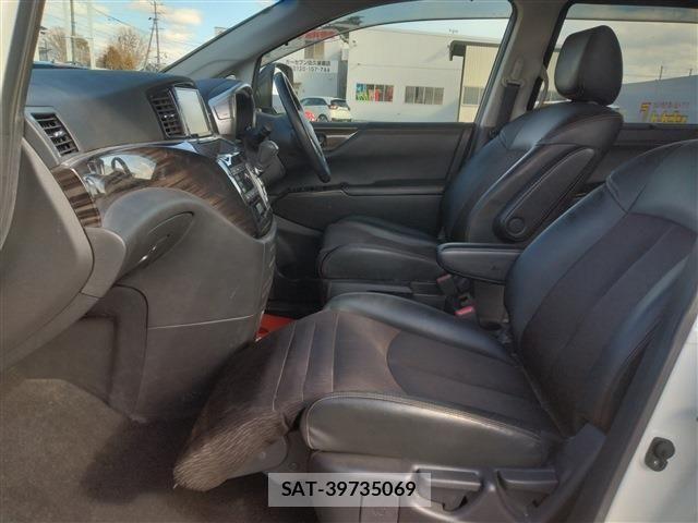 Nissan ELGRAND 2016-02 3372654-10