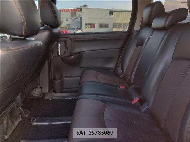 Nissan ELGRAND 2016-02 3372654-12