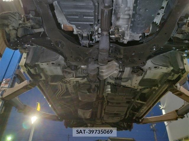 Nissan ELGRAND 2016-02 3372654-19