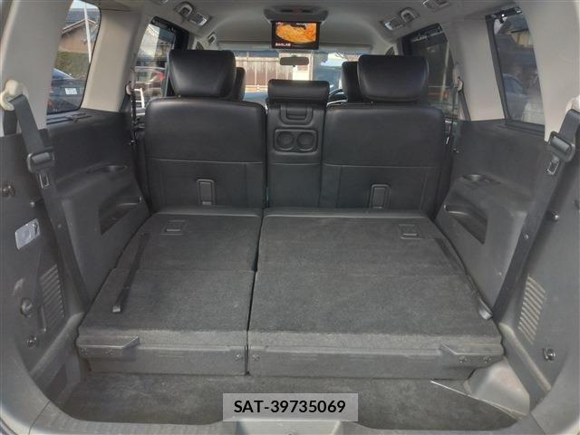 Nissan ELGRAND 2016-02 3372654-20