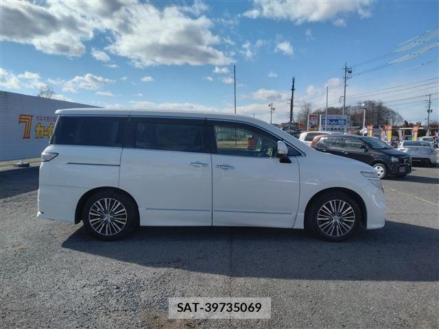 Nissan ELGRAND 2016-02 3372654-3