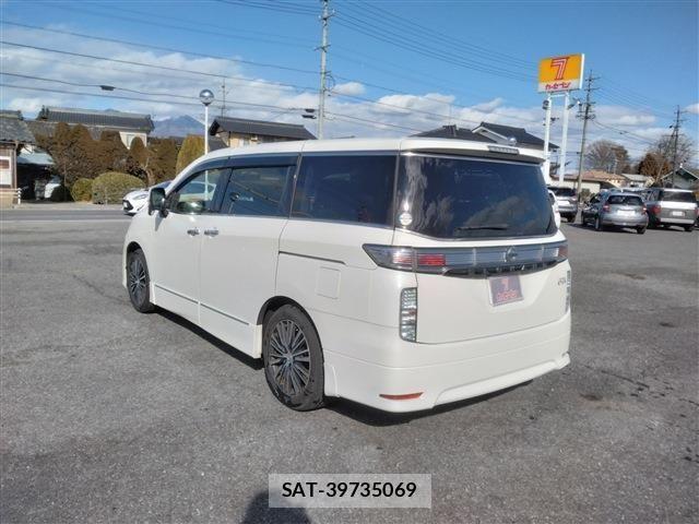Nissan ELGRAND 2016-02 3372654-6