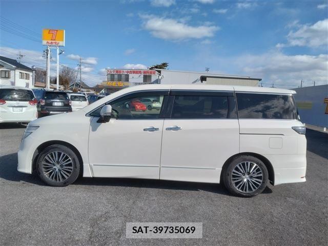 Nissan ELGRAND 2016-02 3372654-7