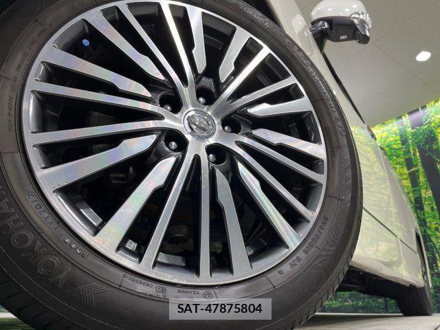 Nissan ELGRAND 2017-07 3372647-13
