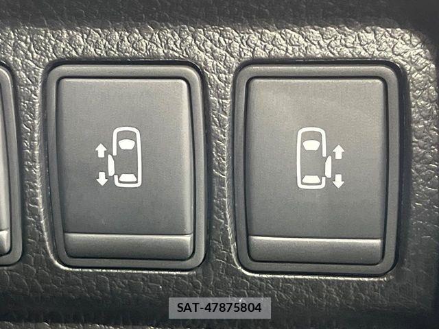 Nissan ELGRAND 2017-07 3372647-2