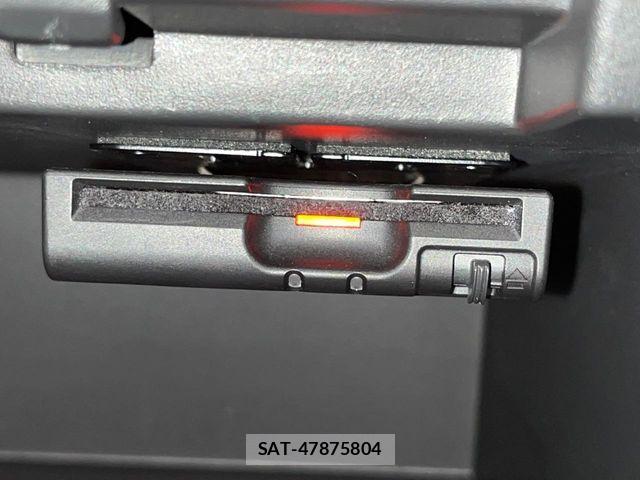 Nissan ELGRAND 2017-07 3372647-6