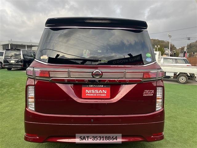 Nissan ELGRAND 2021-03 3668385-17