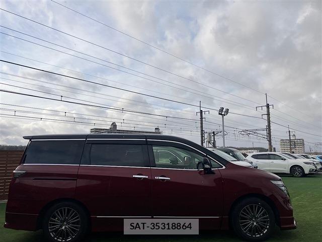 Nissan ELGRAND 2021-03 3668385-20