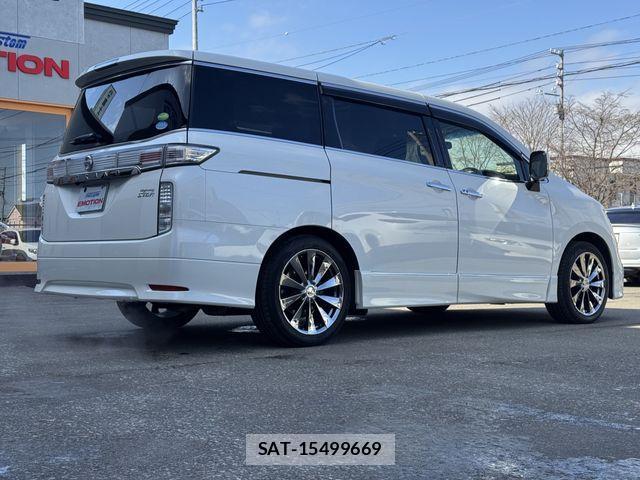 Nissan ELGRAND 2018-02 3668391-10