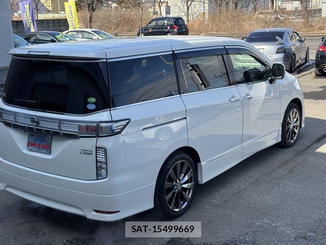 Nissan ELGRAND 2018-02 3668391-11