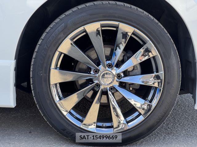Nissan ELGRAND 2018-02 3668391-14