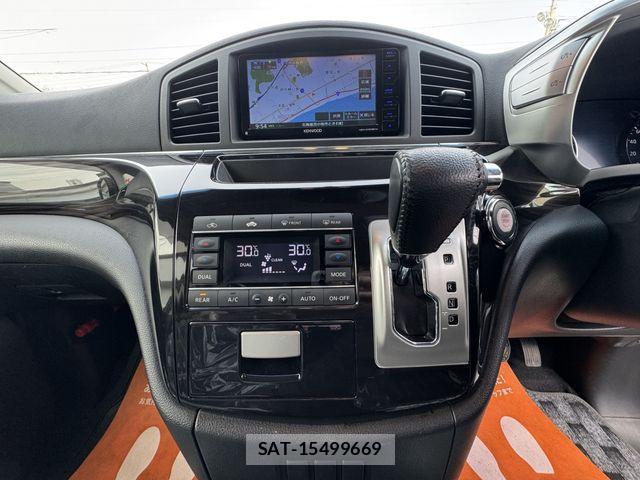Nissan ELGRAND 2018-02 3668391-27