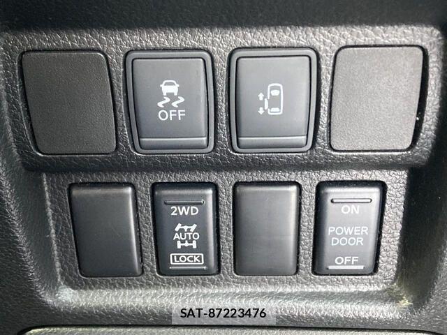 Nissan ELGRAND 2015-12 4041648-13