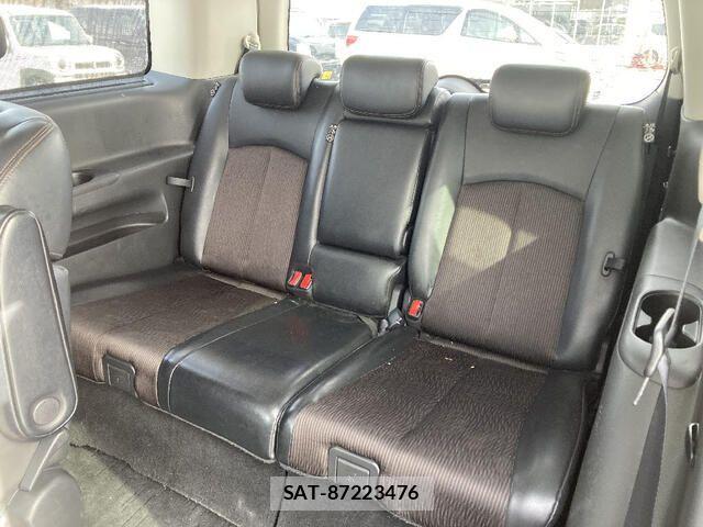 Nissan ELGRAND 2015-12 4041648-18