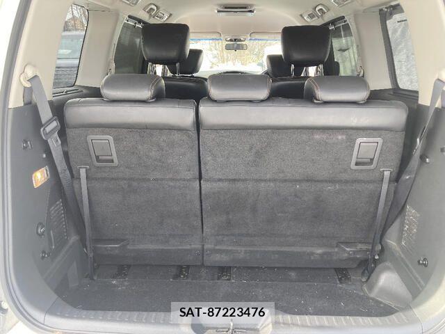Nissan ELGRAND 2015-12 4041648-19