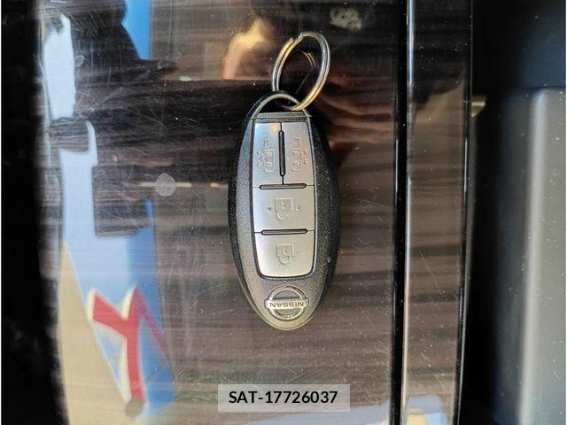 Nissan ELGRAND 2019-04 4940043-17