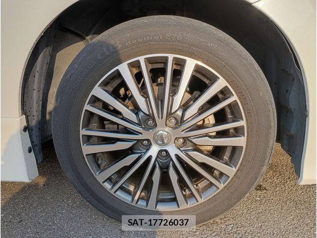 Nissan ELGRAND 2019-04 4940043-18