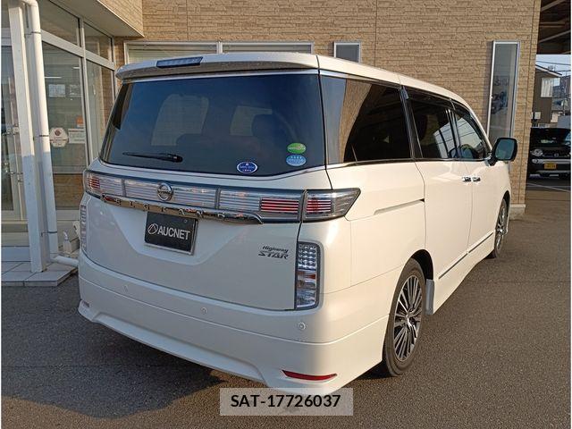 Nissan ELGRAND 2019-04 4940043-2