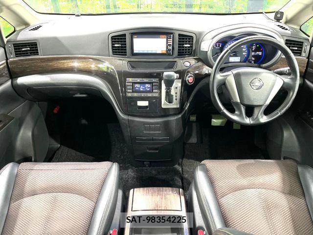 Nissan ELGRAND 2011-09 6214329-1