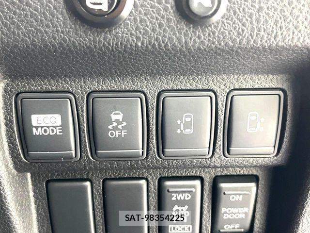 Nissan ELGRAND 2011-09 6214329-5