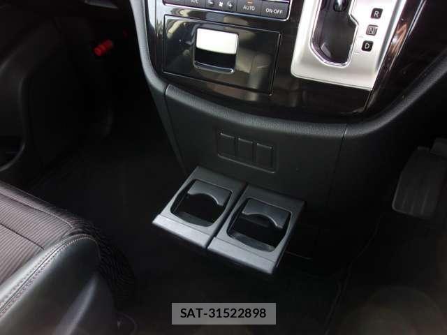 Nissan ELGRAND 2016-09 6303948-25