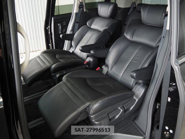 Nissan ELGRAND 2016-02 6611729-9