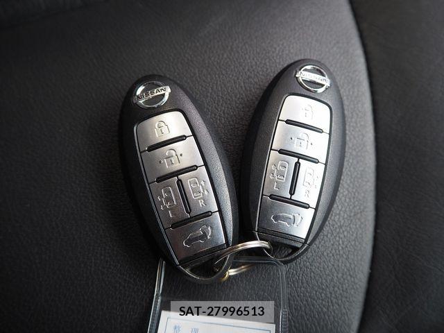 Nissan ELGRAND 2016-02 6611729-18