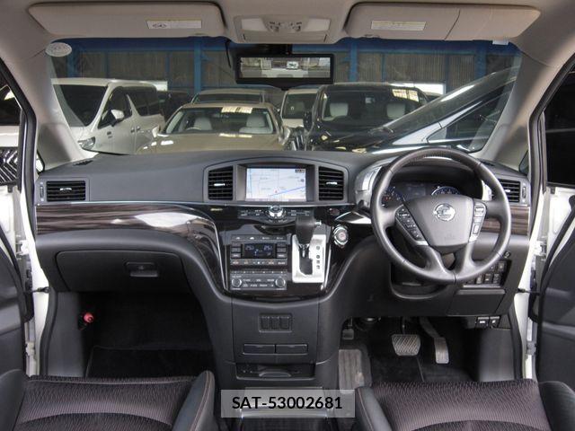 Nissan ELGRAND 2019-08 6611728-11