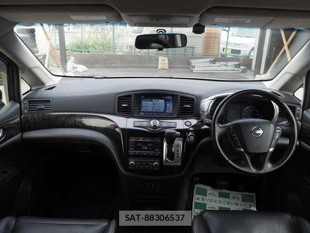Nissan ELGRAND 2014-01 6751468-1