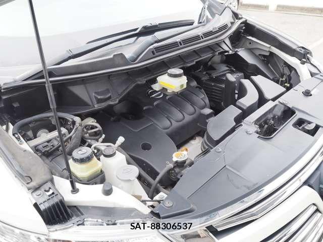 Nissan ELGRAND 2014-01 6751468-19