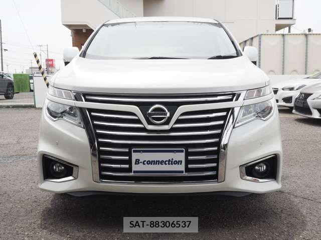 Nissan ELGRAND 2014-01 6751468-3