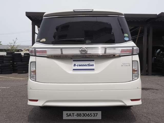 Nissan ELGRAND 2014-01 6751468-4