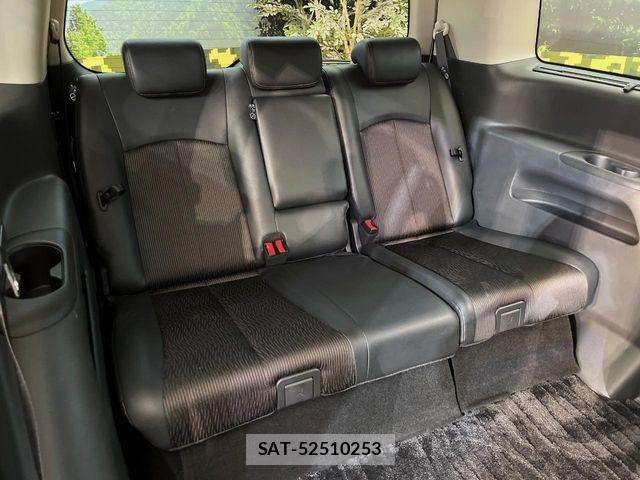 Nissan ELGRAND 2019-05 6814839-10